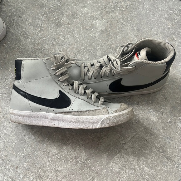 nike blazer crease